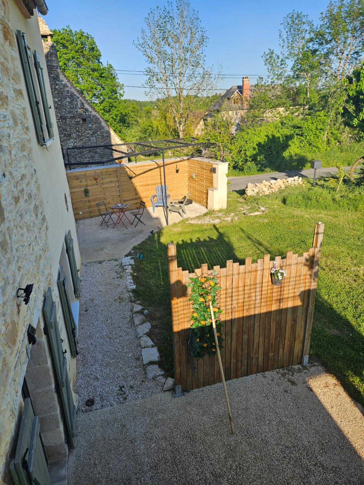 Le Pigeonnier De Coupiac Hotel Gourdon-en-quercy Exterior photo